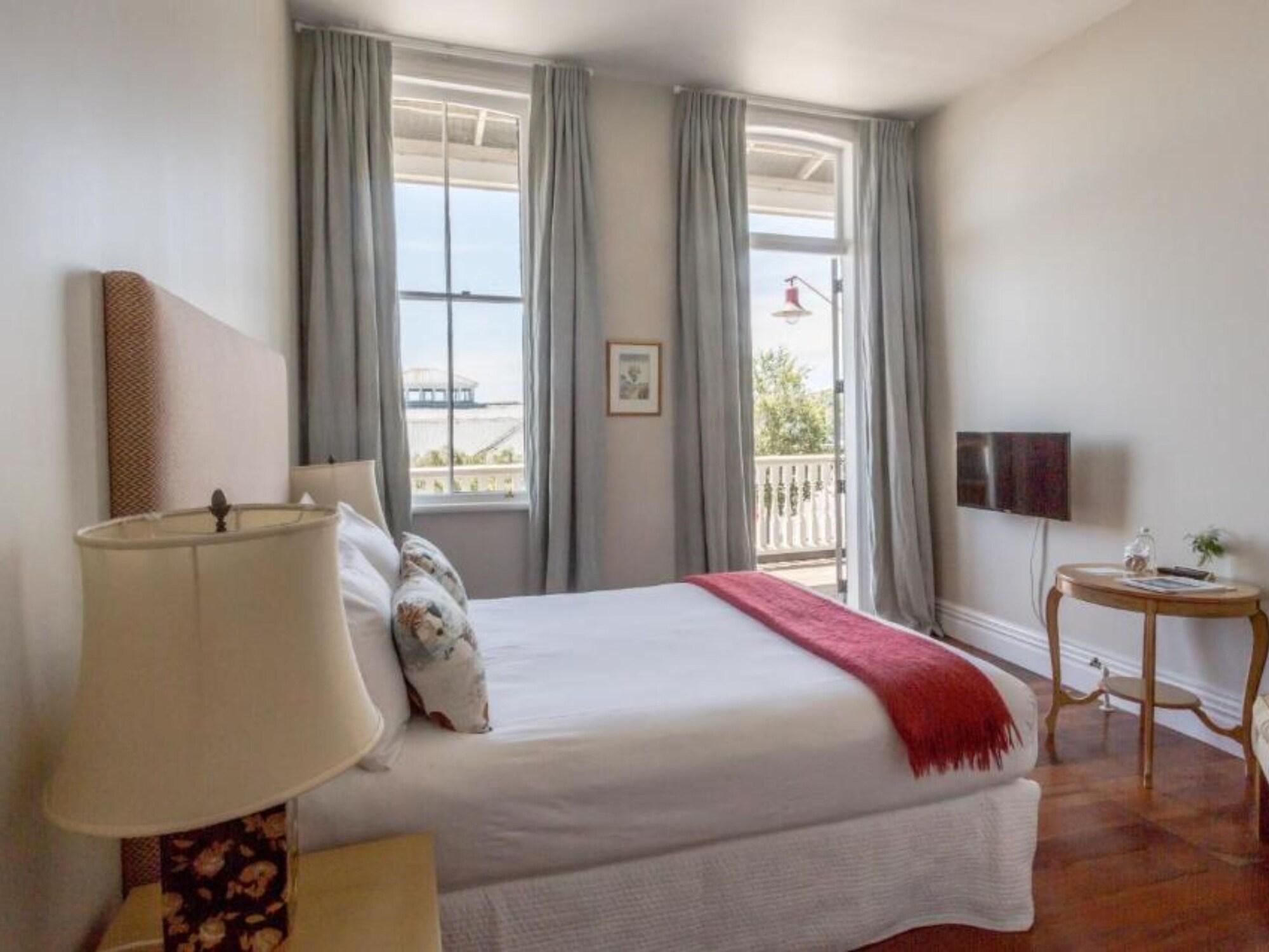 The Hotel 4*